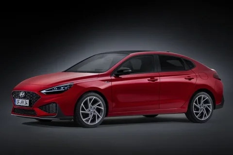 Hyundai i30 Fastback 1.5 T-GDI 48V Premium 2020 view 4