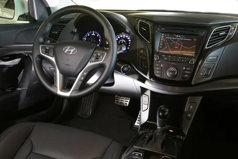 Hyundai i40 1.6 GDI Blue Essence 2016 view 2