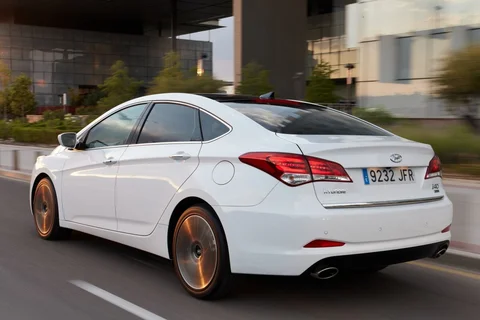 Hyundai i40 1.6 GDI Blue Essence 2016 view 6
