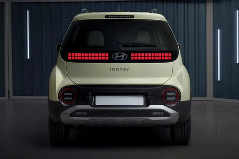 Hyundai Inster 49kWh Evolve 2024 view 4