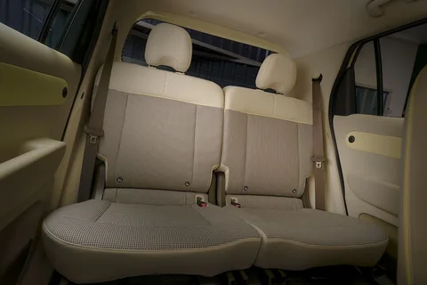 Hyundai Inster 49kWh Evolve 2024 view 9