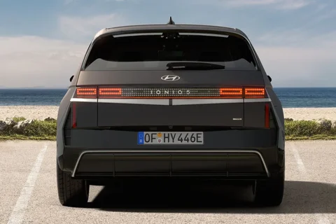 Hyundai Ioniq 5 84kWh Style 2024 view 5