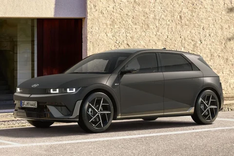 Hyundai Ioniq 5 84kWh Style 2024 view 8