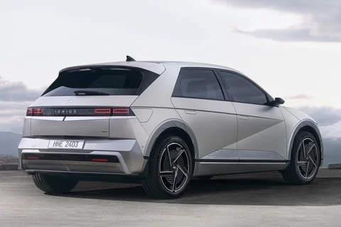 Hyundai Ioniq 5 84kWh Style 2024 view 10