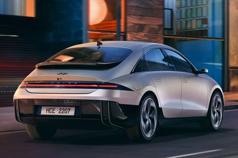Hyundai Ioniq 6 53kWh Style 2023 view 8