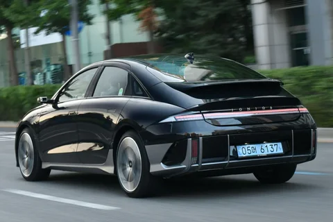 Hyundai Ioniq 6 53kWh Style 2023 view 12