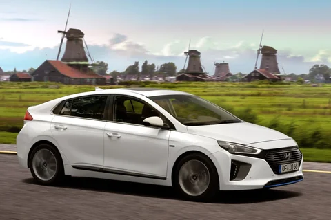 Hyundai Ioniq 1.6 GDI PHEV Premium 2018 view 12