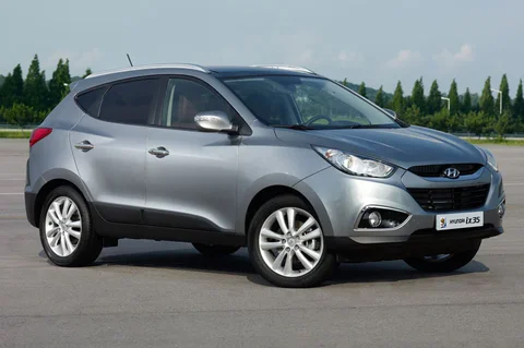 Hyundai ix35 1.7 CRDi ActiveVersion 2WD 2010 view 4