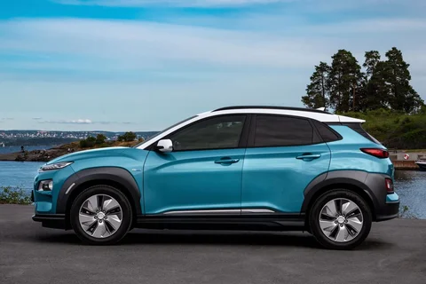 Hyundai Kona Electric 64kWh Premium 2018 view 3