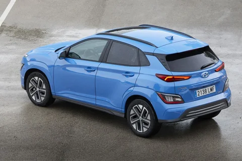Hyundai Kona Electric 64kWh Premium 2021 view 8