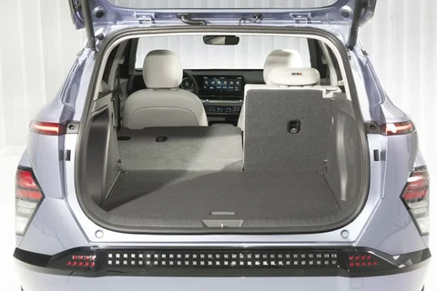 Hyundai Kona 1.6 GDI HEV E-Motion 2026 view 5