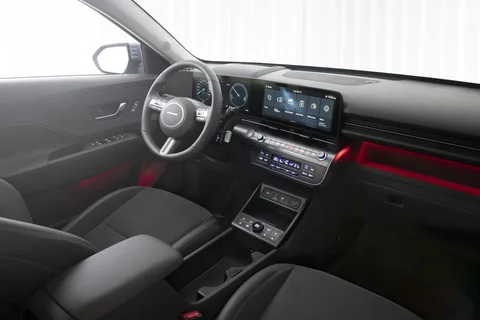 Hyundai Kona 1.6 GDI HEV E-Motion 2026 view 9