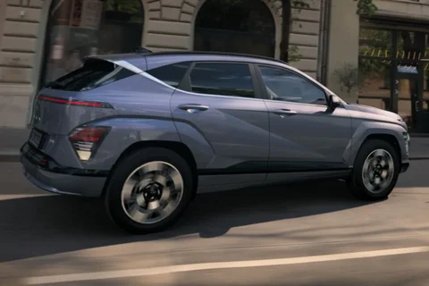 Hyundai Kona 65.4 kWh Premium 2023 view 4