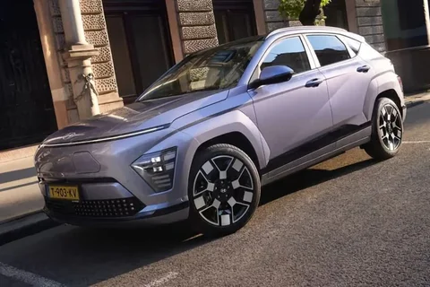 Hyundai Kona 65.4 kWh Premium 2023 view 7
