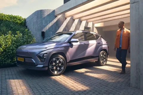 Hyundai Kona 65.4 kWh Premium 2023 view 8