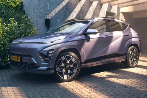 Hyundai Kona 65.4 kWh Premium 2023 view 9