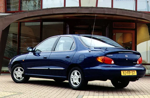 Hyundai Lantra 1.9 D GLX 1998 view 3