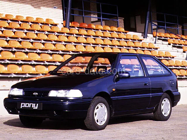 Hyundai Pony 1.5 LS 1992 front view