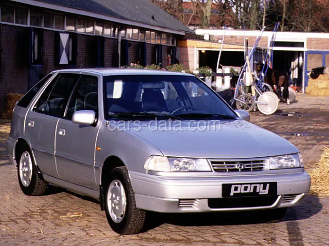 Hyundai Pony 1.5 LS 1992 front view