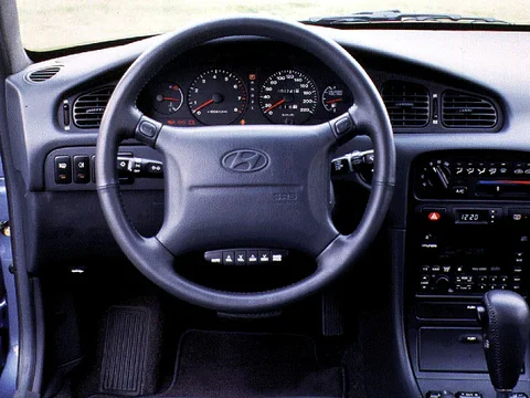 Hyundai Sonata 2.0i GLS 1993 view 2