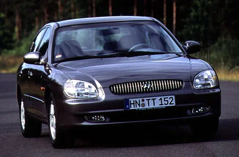 Hyundai Sonata 2.0i 16V GLX 1998 view 2