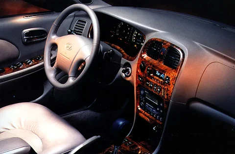 Hyundai Sonata 2.0i 16V GLX 1998 view 3