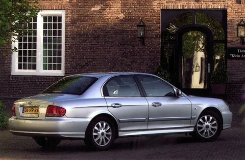 Hyundai Sonata 2.7i V6 StyleVersion 2004 view 7