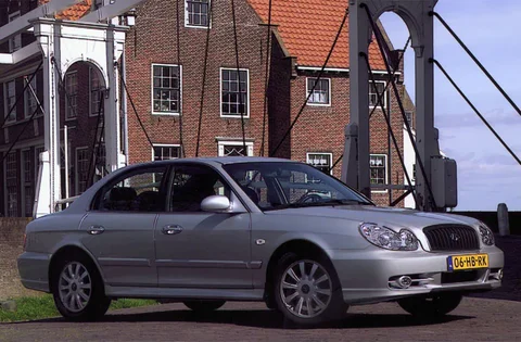 Hyundai Sonata 2.7i V6 StyleVersion 2004 view 3