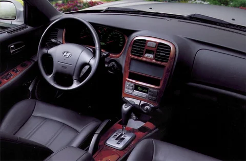 Hyundai Sonata 2.7i V6 StyleVersion 2004 view 6