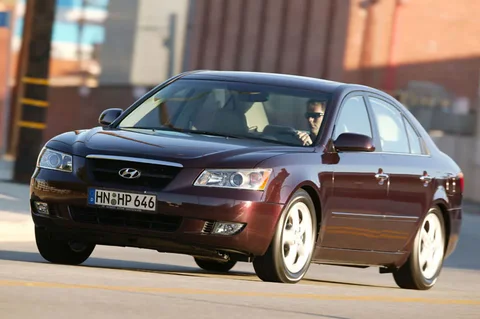 Hyundai Sonata 2.4i StyleVersion 2005 view 3