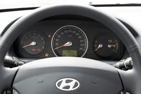 Hyundai Sonata 2.4i StyleVersion 2005 view 10