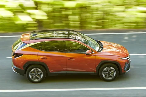 Hyundai Tucson 1.6 T-GDI HEV E-Motion 2025 view 4