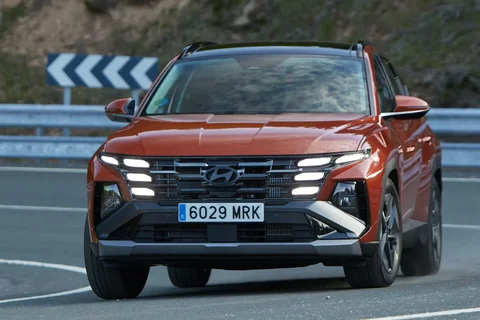 Hyundai Tucson 1.6 T-GDI HEV E-Motion 2025 view 7