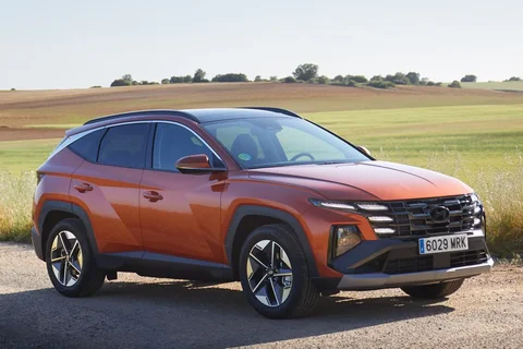 Hyundai Tucson 1.6 T-GDI HEV E-Motion 2025 view 11