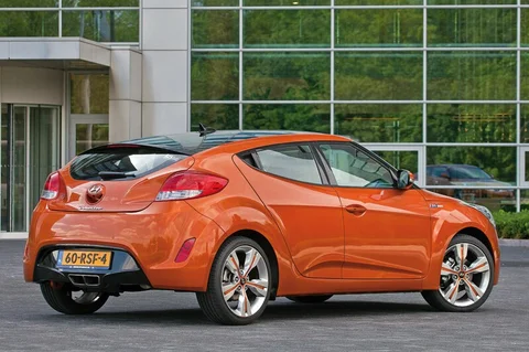 Hyundai Veloster 1.6 GDI i-Motion 2011 view 4