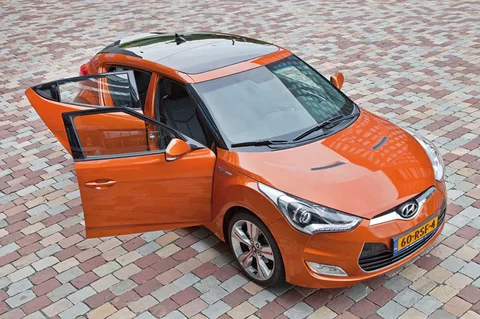 Hyundai Veloster 1.6 GDI i-Motion 2011 view 9
