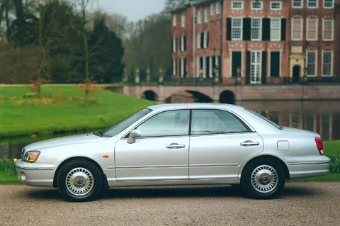 Hyundai XG 2.5i V6 2000 view 2