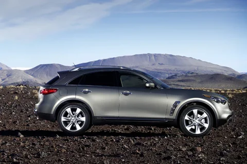 Infiniti FX FX30d S 2010 view 2
