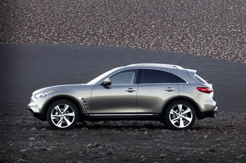Infiniti FX FX30d S 2010 view 3