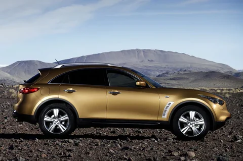 Infiniti FX FX30d S 2010 view 4