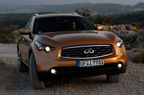Infiniti FX FX30d S 2010 view 9