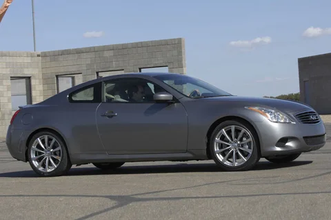 Infiniti G G37 Coupé 2008 view 3