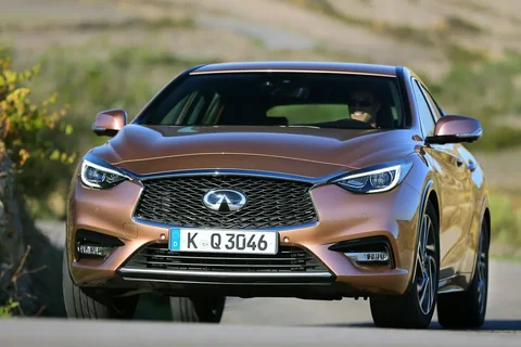 Infiniti Q30 2.2d Pure 2015 view 9