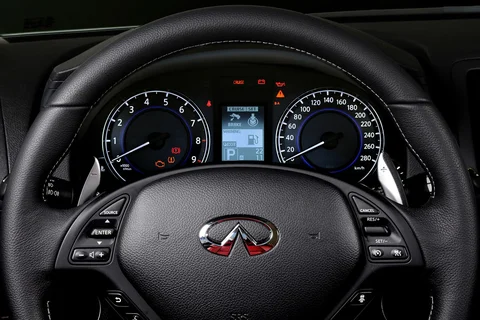 Infiniti Q60 S Coupé 2013 view 2