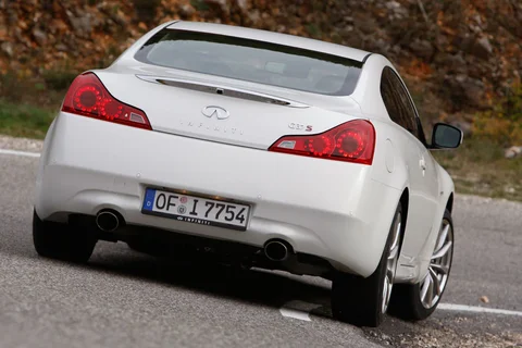 Infiniti Q60 S Coupé 2013 view 6