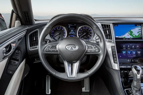 Infiniti Q60 2.0T Premium Tech 2016 view 2