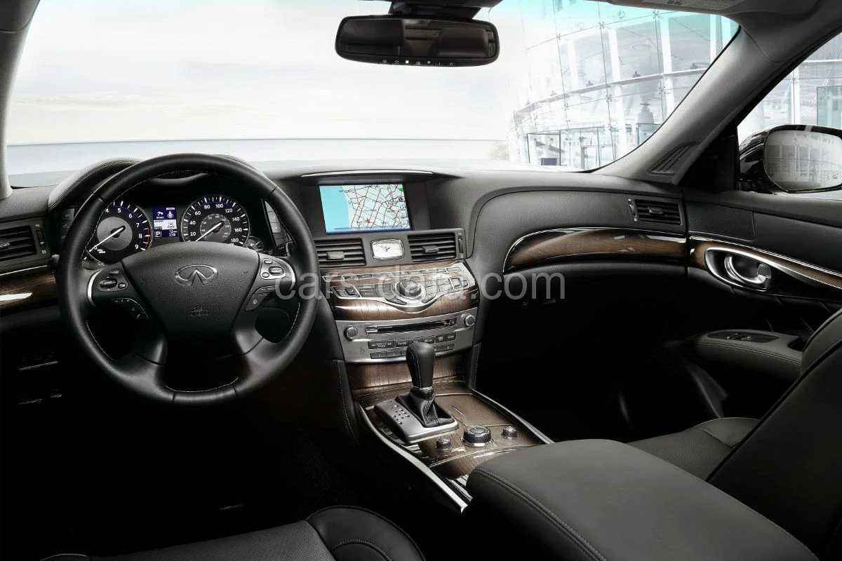 Infiniti Q70 2.2d Performance 2015 front view