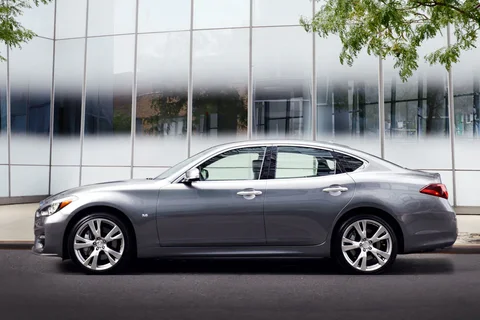 Infiniti Q70 2.2d Performance 2015 view 3