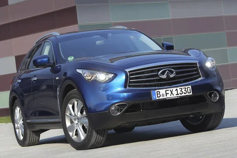 Infiniti QX70 3.0d V6 Ultimate 2015 view 2