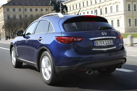 Infiniti QX70 3.0d V6 Ultimate 2015 view 9
